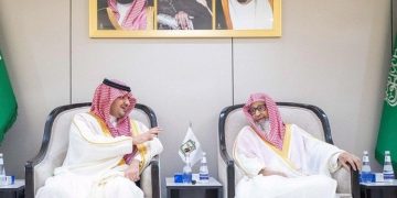 وزير الداخلية رئيس لجنة الحج العليا يزور المفتي العام للمملكة