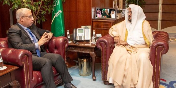 وزير الشؤون الإسلامية يؤكد حرص المملكة على دعم كل ما يخدم الإسلام والمسلمين