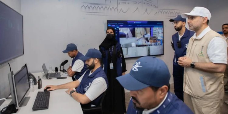 وزير الصحة يزور مركز عمليات الحج التابع «للغذاء والدواء» ويتفقد جاهزية خدماته