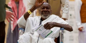 وصول 1000 حاج وحاجة من أسر شهداء عاصفة الحزم وإعادة الأمل من السودان ضمن برنامج ضيوف خادم الحرمين