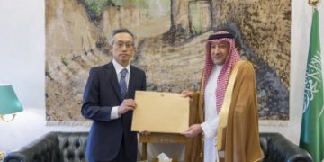 ولي العهد يتلقى رسالتين خطيتين من رئيس رواندا ورئيسة وزراء اليابان