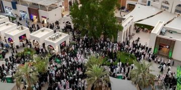 بتجارب تفاعلية تثري رحلتهم الإيمانية والمعرفية.. حي حراء الثقافي يستقطب ضيوف الرحمن