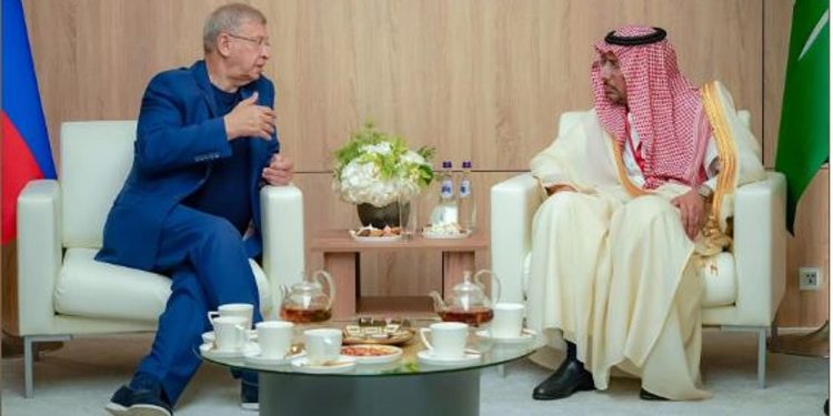 «الخريّف» يبحث تعزيز التعاون الصناعي مع مجموعة «sistema»