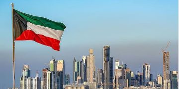الكويت تغلق أجواءها مؤقتًا وتحوّل الرحلات إلى مطارات بديلة