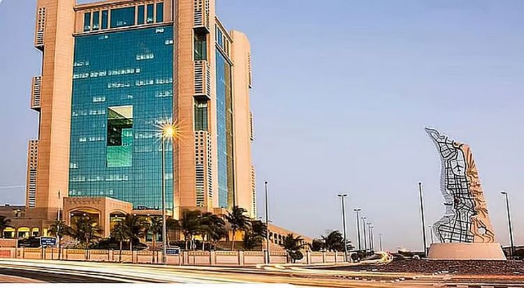 أمانة جدة تغلق موقعًا مخالفًا وتتلف 1330 كيلوجرامًا من التبغ