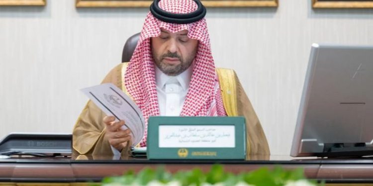 أمير الحدود الشمالية يشدد على أهمية إبراز المقومات السياحية والطبيعية والتراثية التي تزخر بها المنطقة