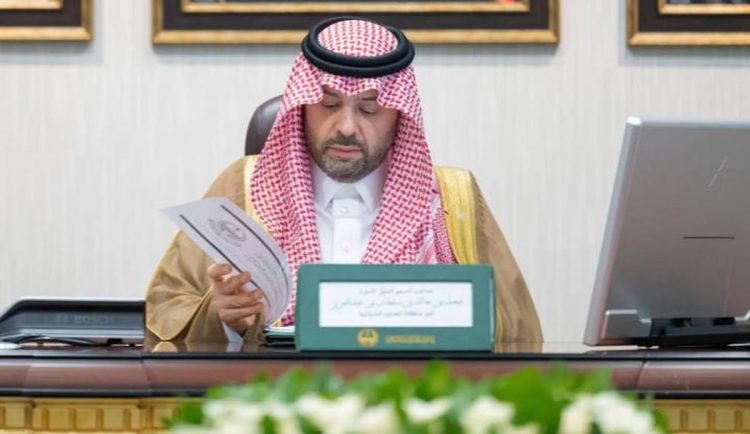 أمير الحدود الشمالية يشدد على أهمية إبراز المقومات السياحية والطبيعية والتراثية التي تزخر بها المنطقة