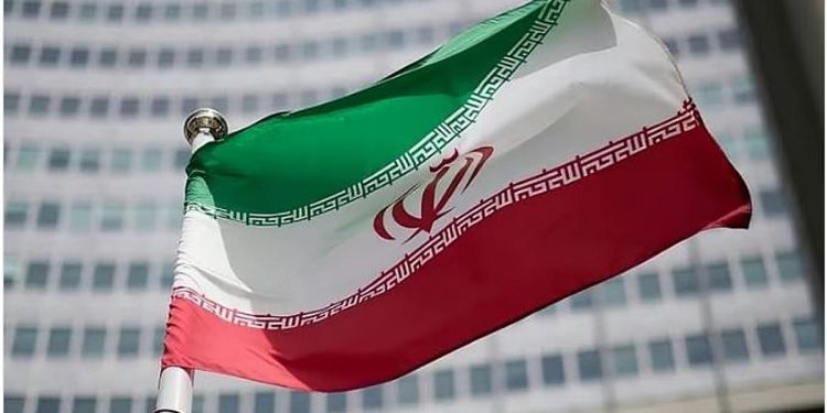 إيران تحذر الولايات المتحدة: لن نتردد في الدفاع عن أنفسنا