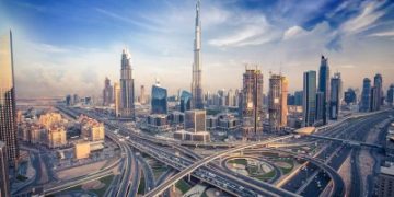 الإمارات تنفي مزاعم تحويل أموال إلى إيران