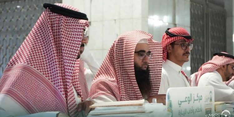 الدكتور الخضيري يطّلع على المعرض الإثرائي بالمسجد النبوي ويؤكد أهمية توظيف التقنية في إثراء تجربة الزائرين