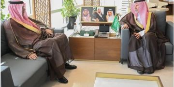 «الربيعة» يبحث الموضوعات ذات الاهتمام المشترك مع سفير المملكة لدى السودان