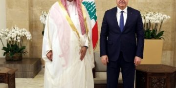 السفير السعودي الجديد يسلّم أوراق اعتماده لرئيس لبنان