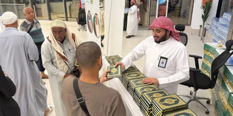 «الشؤون الإسلامية» بنجران تودّع ضيوف الرحمن المغادرين عبر منفذ الوديعة