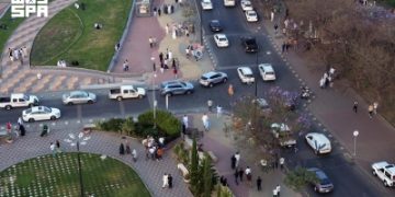 الطبيعة والمتنزهات تجذبان العائلات خلال العيد