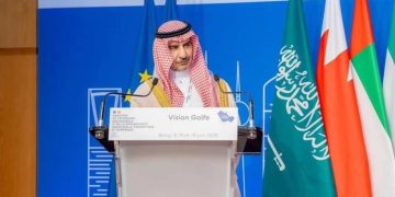 «المديفر» يستعرض فرص تعزيز الشراكة السعودية الفرنسية في التعدين بباريس