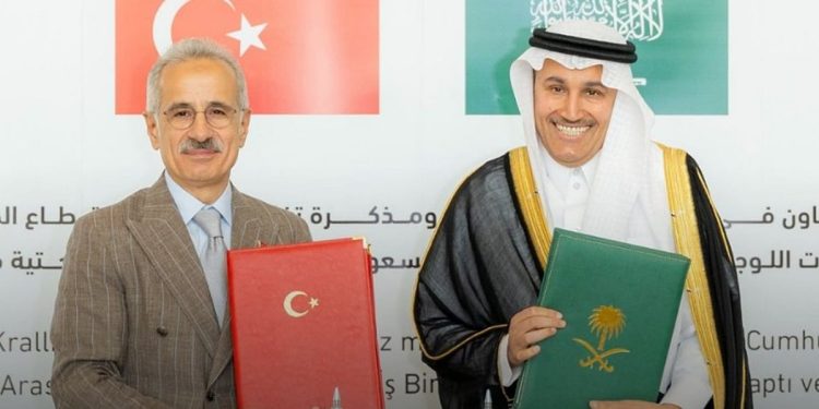 المملكة وتركيا توقعان مذكرة تفاهم للربط بالسكك الحديدية والخدمات اللوجيستية