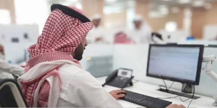 «الموارد البشرية» تعلن بدء تطبيق قرار رفع نسبة التوطين في مهن المشتريات إلى 70%