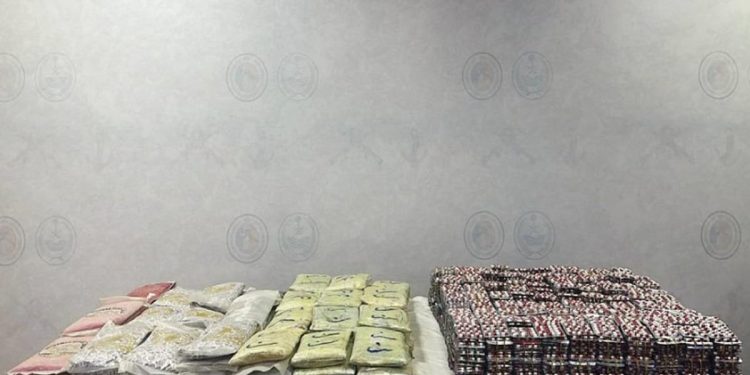 حرس الحدود بجازان يحبط تهريب 150,300 قرص خاضع لتنظيم التداول الطبي و85 كيلوجرام حشيش مخدر 