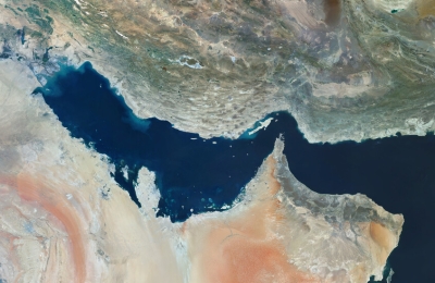 سماع دوي انفجارات قرب مضيق هرمز