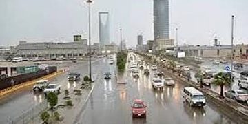 طقس الإثنين.. أمطار رعدية ورياح نشطة على عدة مناطق