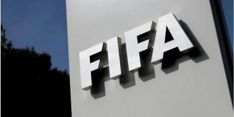 «فيفا» يؤجل الشوط الثاني من لقاء فرنسا والعراق بسبب عاصفة رعدية