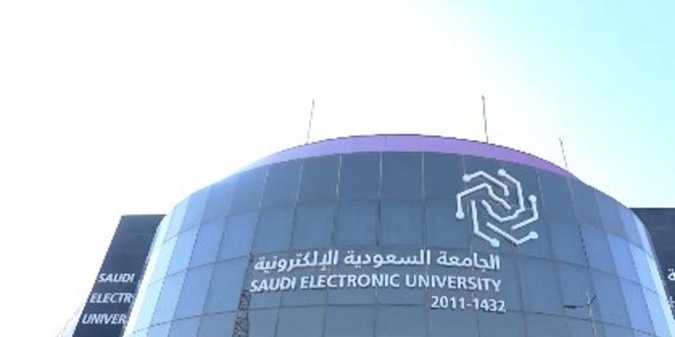 متحدث الجامعة السعودية الإلكترونية: نسعى إلى تطوير تجربة الذكاء الاصطناعي مستقبلًا