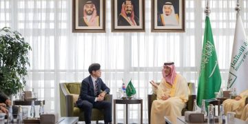 وزير الاستثمار يبحث فرص التعاون في القطاعات ذات الأولوية مع الجانب الكوري