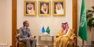 وزير الخارجية يستقبل مدير عامّ وكالة الطاقة الذرية