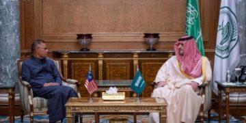 وزير الداخلية يبحث مع نظيريه الماليزي الأردني تعزيز التعاون الأمني