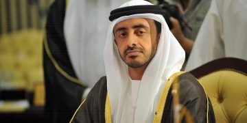 وزير خارجية الإمارات يؤكد لعراقجي ضرورة الالتزام بالقانون الدولي ومبادئ حسن الجوار