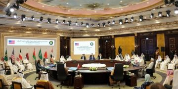 وزير خارجية البحرين: أمن دول الخليج لا يقبل التقسيم