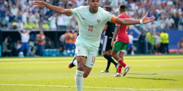 فرنسا تُقصي المغرب وتبلغ نصف نهائي كأس العالم 2026