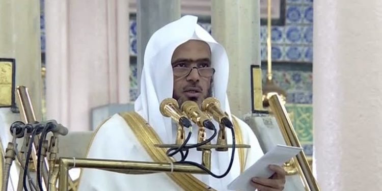 إمام المسجد النبوي: الترويح المباح يجدد النشاط ويعين على الطاعة.. والإفراط في الشاشات يورث الغفلة
