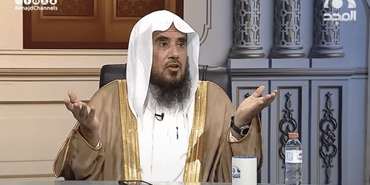 الخثلان: الصلاة بملابس النوم أو السراويل القصيرة تعكس قلة تعظيم الصلاة