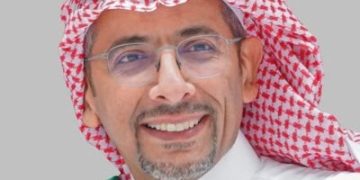 بعد تعيينه وزير دولة.. “الخريف” يشكر القيادة ويهنئ الأمير عبدالعزيز بن سلمان بالثقة الملكية