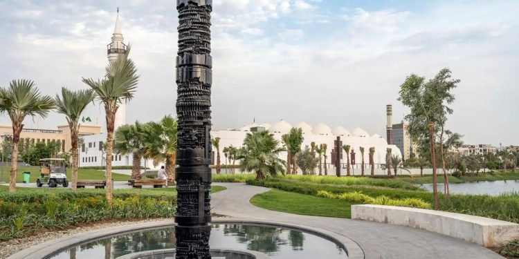 مسارات المشي والمسطحات الخضراء في جدة تستقطب الزوار في صيف 2026