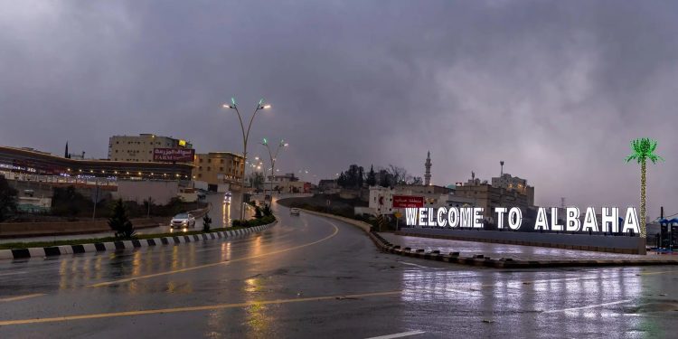 أمطار ورياح وصواعق رعدية تضرب الباحة حتى الثامنة مساءً