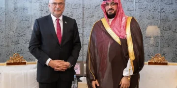 وزير الاقتصاد يبحث مع نظيره الباكستاني تعزيز الشراكات التنموية