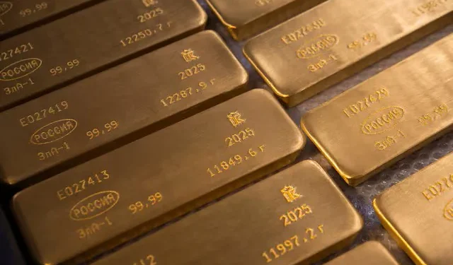 الذهب يهوي 3% بعد إعلان ترامب الحصار البحري على إيران وإغلاق هرمز