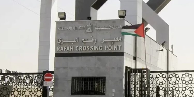 معبر رفح يستقبل دفعة جديدة من الفلسطينيين العائدين إلى قطاع غزة