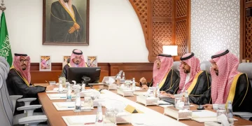 أمير المدينة المنورة يترأس اجتماعاً لمناقشة المشروعات الصحية وميزانياتها