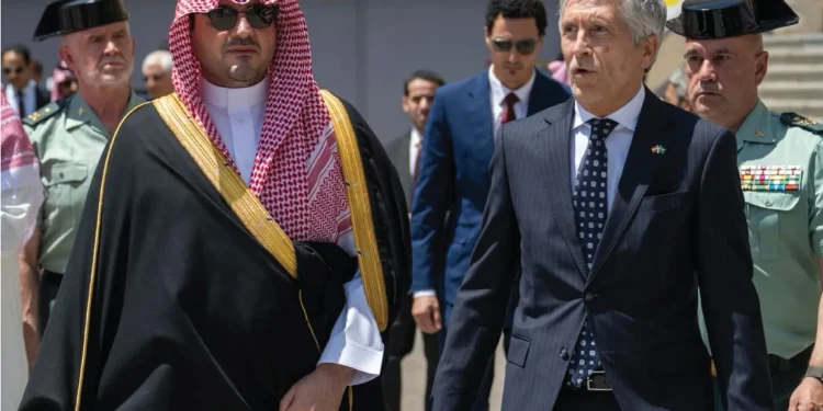 وزير الداخلية يزور مقر الحرس المدني الإسباني ويطّلع على أحدث تقنياته الأمنية