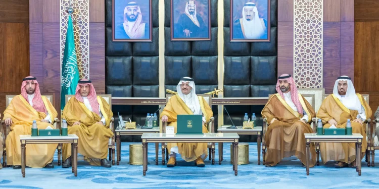 أمير المنطقة الشرقية يرعى الحفل الختامي لمشروع “مجتمع الذوق” بالخبر