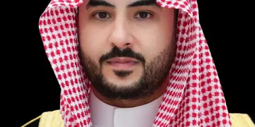 وزير الدفاع يُعزي رئيس وزراء قطر في وفاة الشيخ حمد بن خليفة آل ثاني