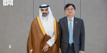 وزير الاتصالات يعقد سلسلة اجتماعات في كوريا لتعزيز الشراكة في الذكاء الاصطناعي وأشباه الموصلات