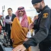 وزير الداخلية يطّلع على منظومة أمن الفعاليات الرياضية في ملعب ميتروبوليتانو بمدريد