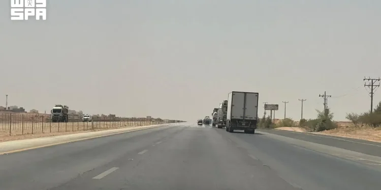 “السراب”.. خديعة بصرية تخدع العين وتحول الضوء إلى صور وهمية في الأجواء الحارة