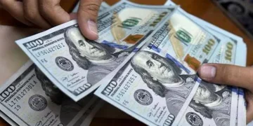 الدولار يستقر قرب أدنى مستوياته في شهر بعد بيانات تضخم أمريكية ضعيفة