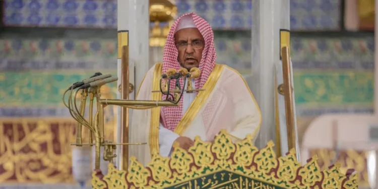 إمام المسجد النبوي يحذر من التهاون بالطلاق واستخدام ألفاظه في الأيمان والمجاملات