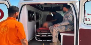 حرس الحدود بالمنطقة الشرقية ينقذ مقيمًا من الغرق في الخبر